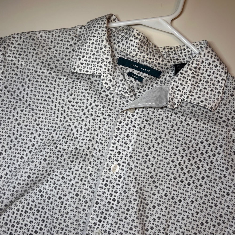 Perry Ellis White and Black Patterned Casual Short Sleeve Shirt, Size Large